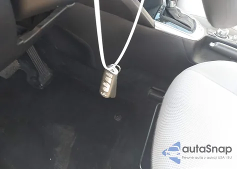 2019 Toyota Yaris Le z USA, uszkodzony, nr VIN 3MYDLBYV7KY509128